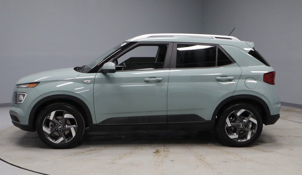 Certified 2025 Hyundai Venue SEL image 7
