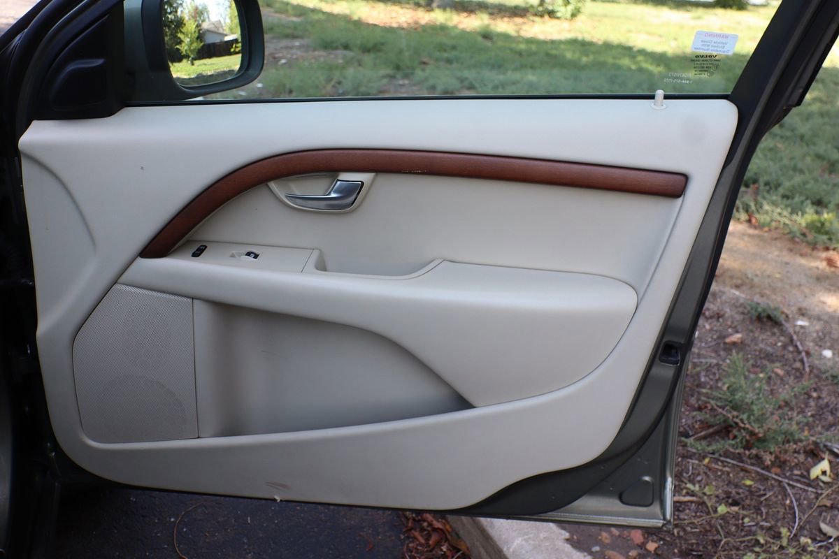 Used 2009 Volvo XC70 T6 image 26