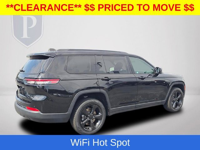 Used 2023 Jeep Grand Cherokee L Limited w/ Black Appearance Package AWD/4WD image 7