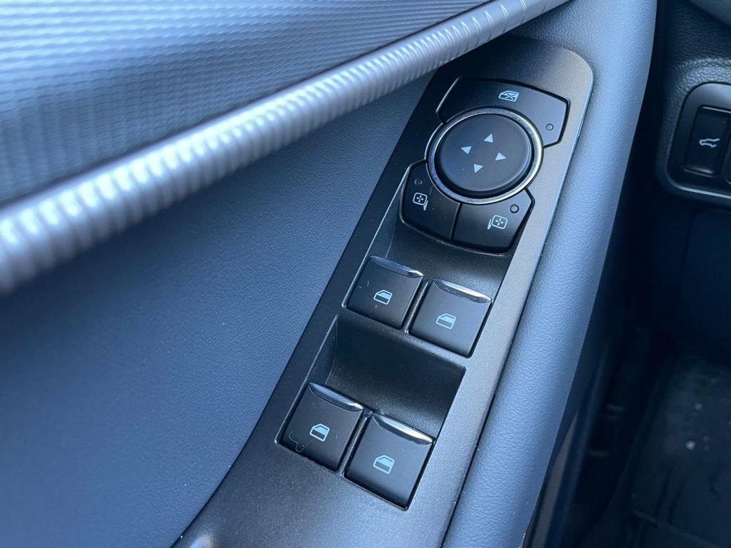 Used 2025 Ford Explorer Active image 25