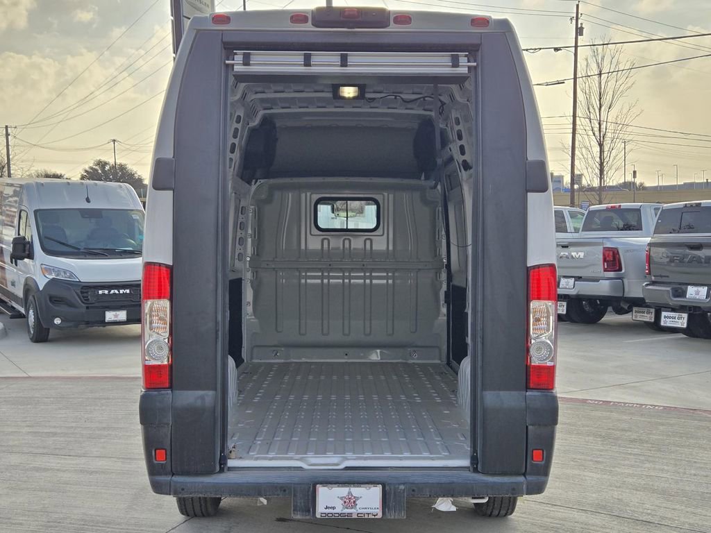 New 2025 RAM ProMaster 3500 w/ Roll-Up Rear Door Package image 9