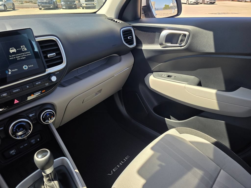 New 2026 Hyundai Venue SEL FWD image 29