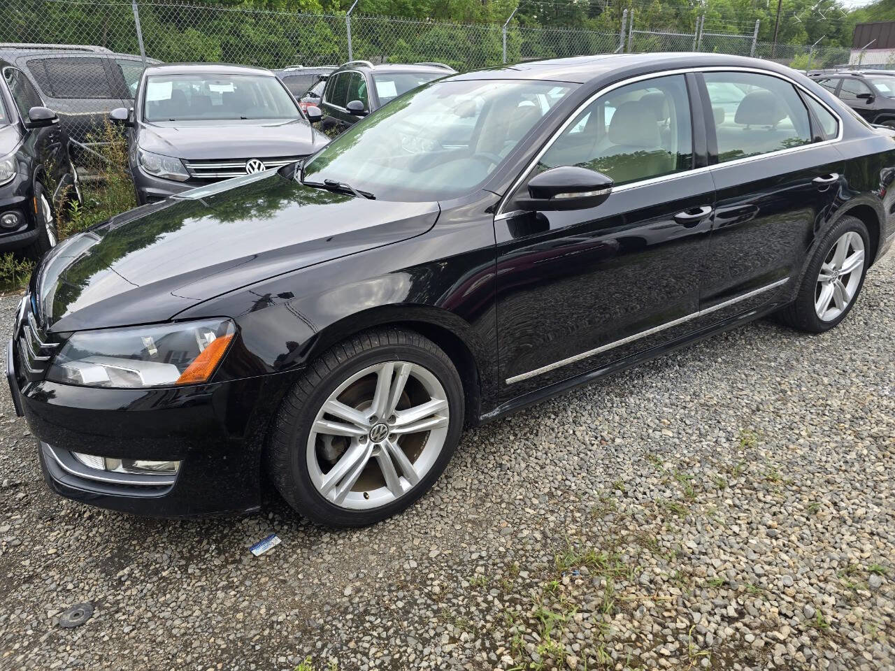 Used 2012 Volkswagen Passat 3.6 SEL Premium FWD image 4