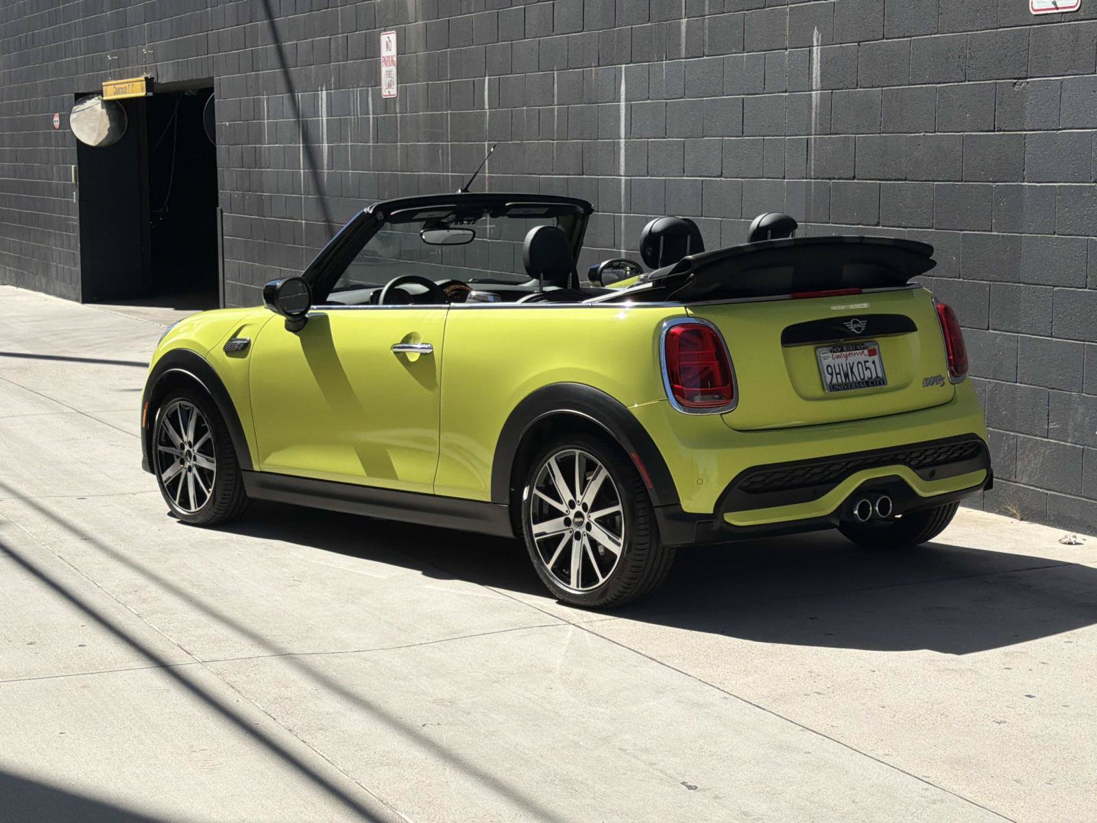 Used 2024 MINI Cooper S w/ Signature Upholstery Package FWD image 4