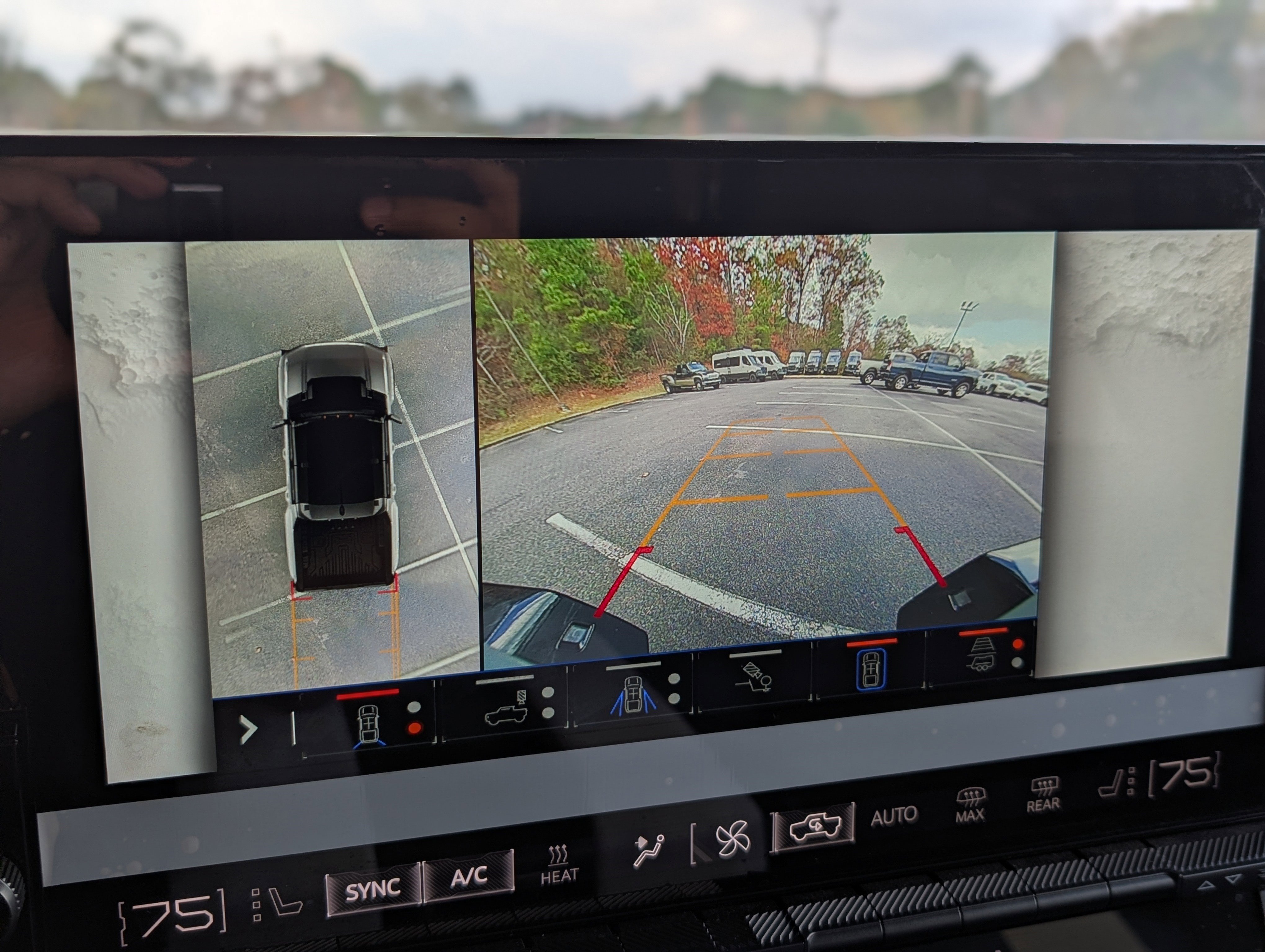 Used 2024 GMC Hummer EV 2X w/ LPO, Illumination Package image 27