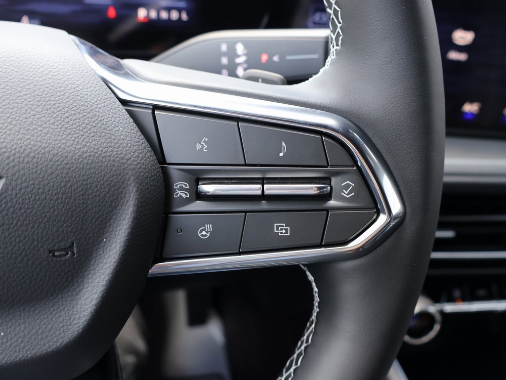 New 2025 Chevrolet Traverse LT w/ Driver Confidence Package image 18