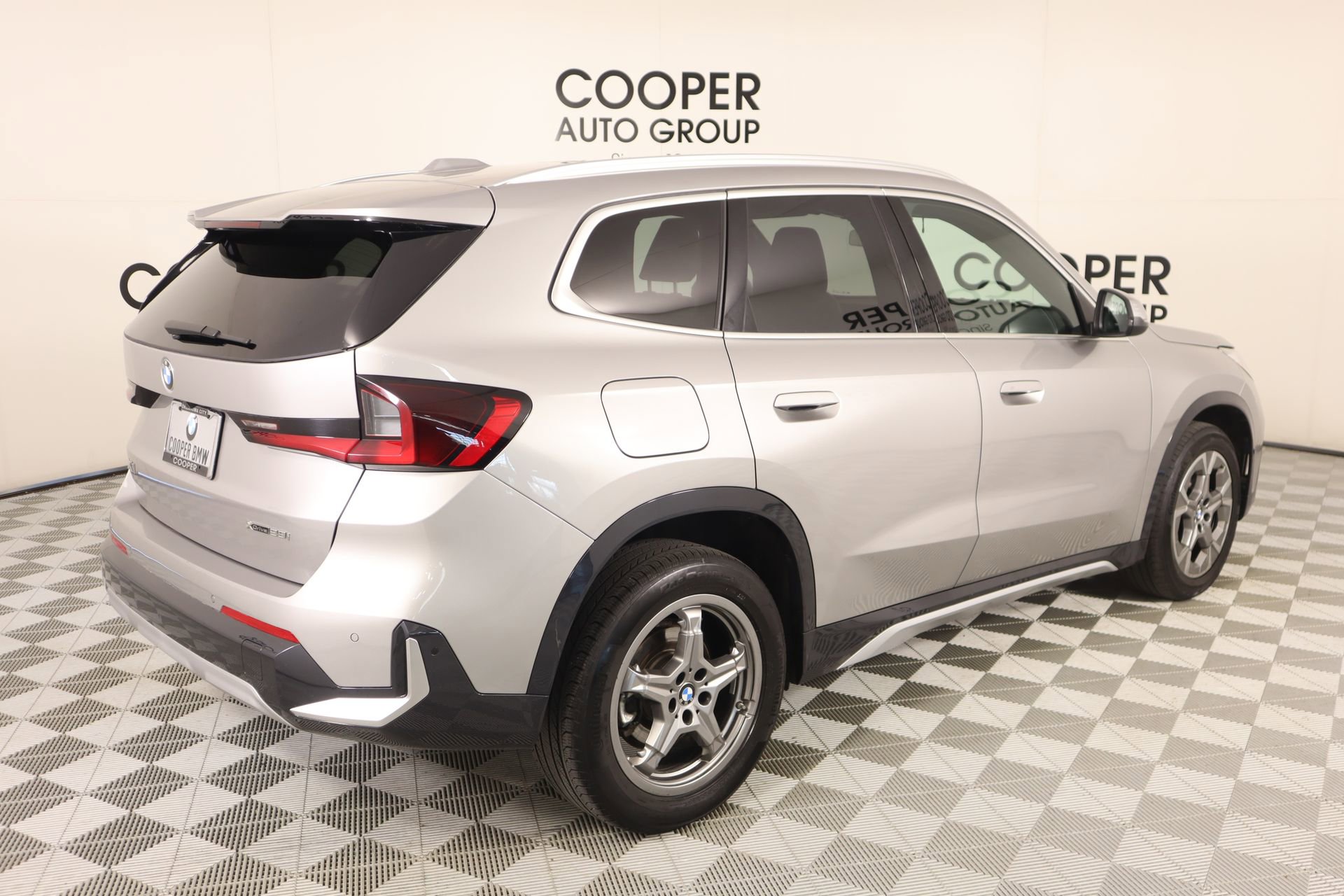 Used 2025 BMW X1 xDrive28i AWD/4WD image 21