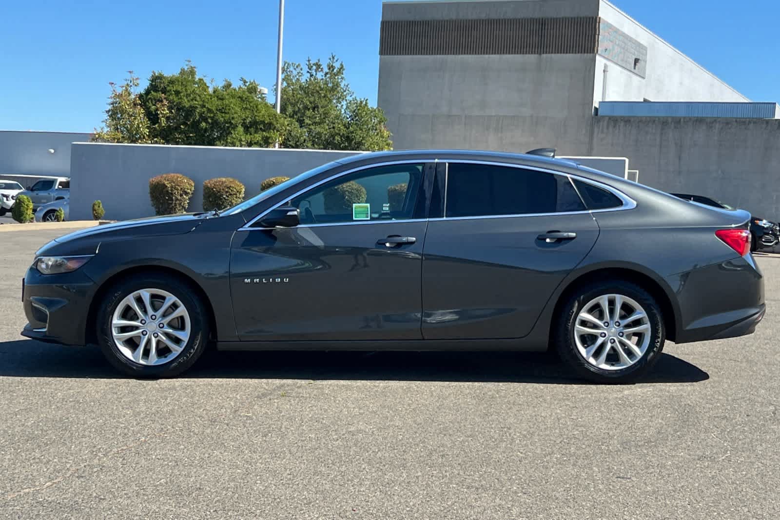 Used 2018 Chevrolet Malibu LT FWD image 9