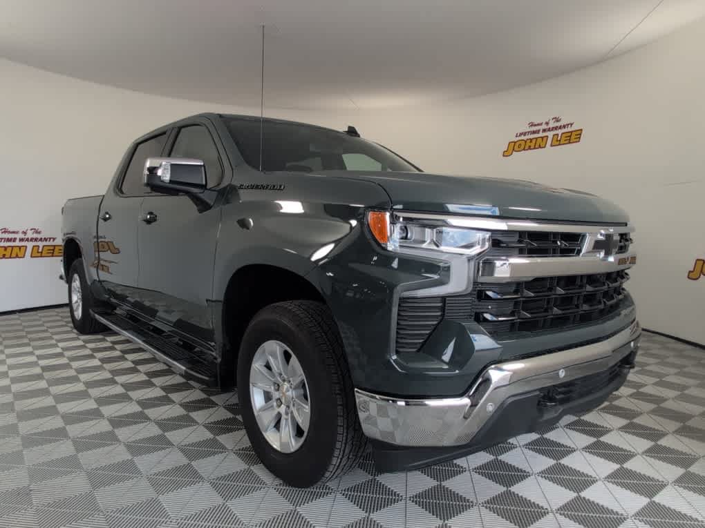 Used 2025 Chevrolet Silverado 1500 LT w/ Safety Package AWD/4WD image 8