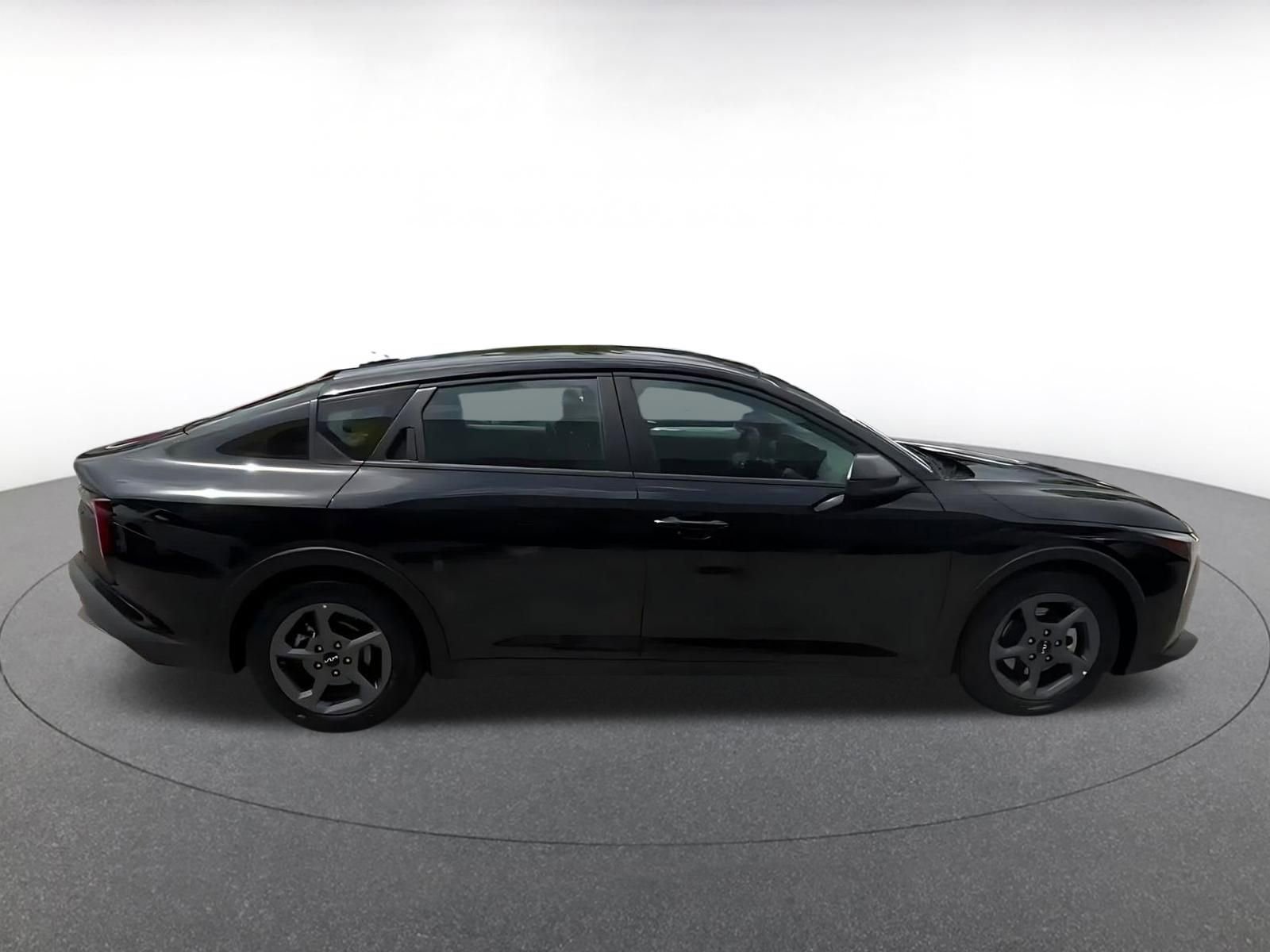 Used 2025 Kia K4 FWD image 16