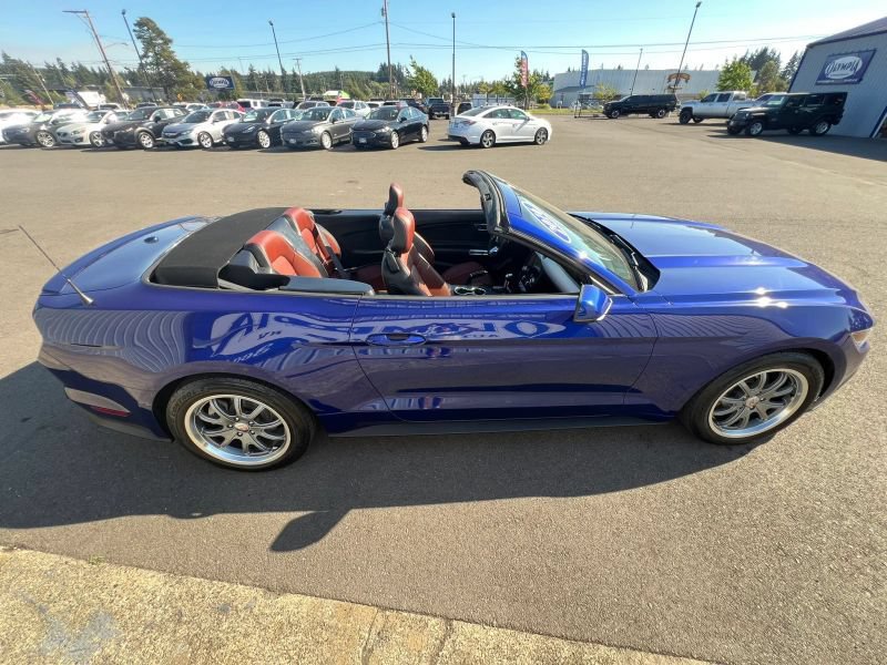 Used 2016 Ford Mustang Premium w/ Equipment Group 201A RWD image 31