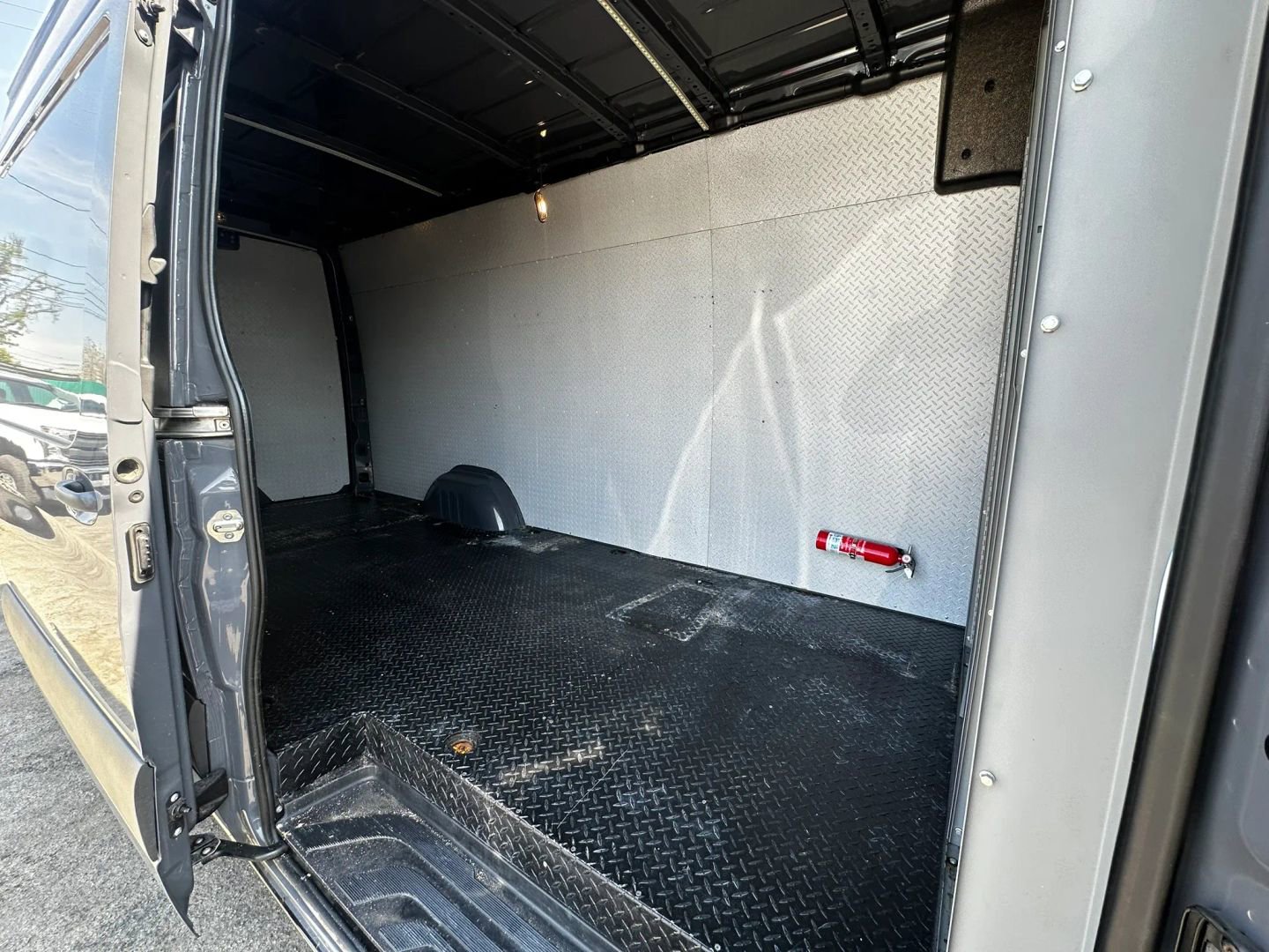 Used 2022 Mercedes-Benz Sprinter 2500 image 15