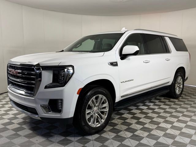 Used 2023 GMC Yukon XL SLT image 2