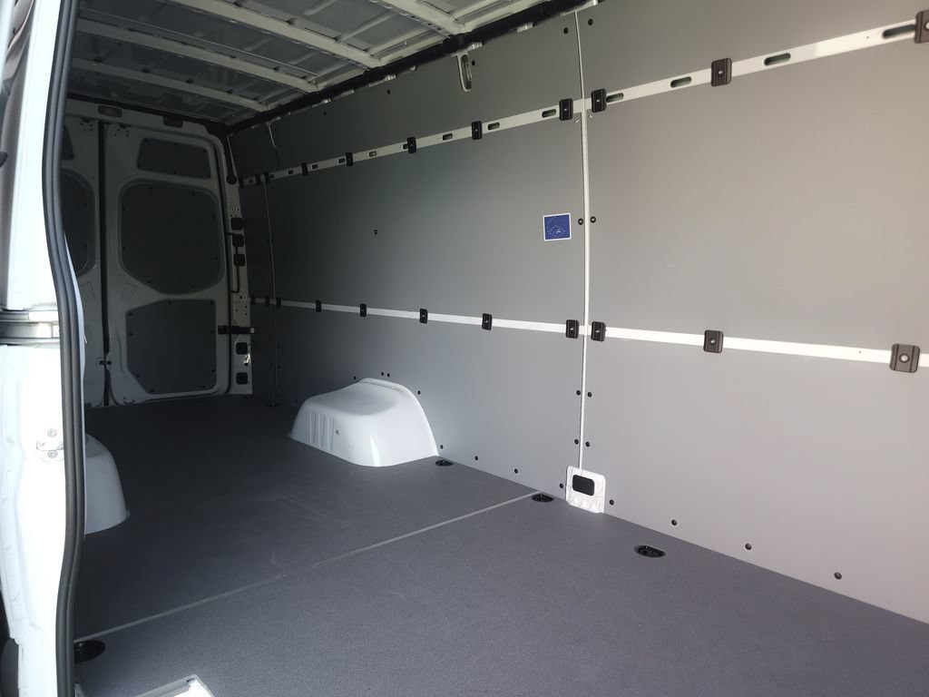 Used 2025 Mercedes-Benz Sprinter 4500 w/ Parking Package image 25