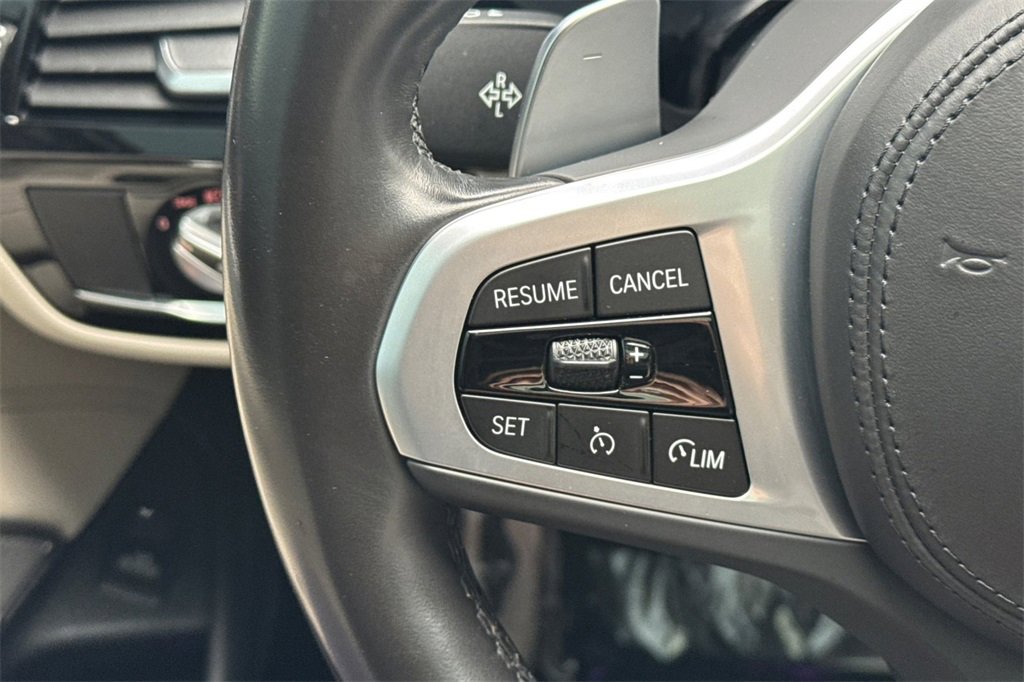 Used 2022 BMW M550i xDrive w/ Executive Package image 29