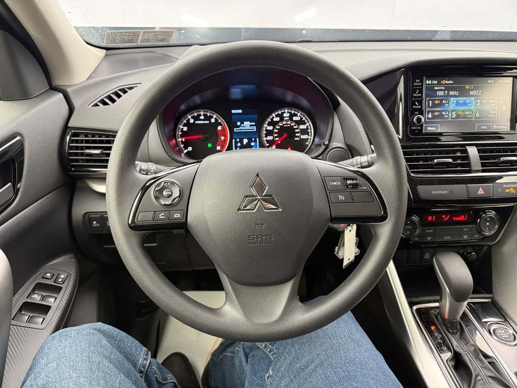 Used 2025 Mitsubishi Eclipse Cross ES image 15