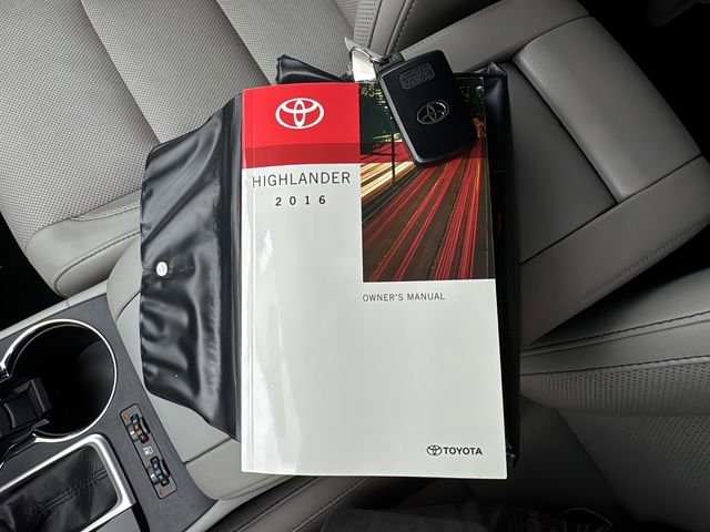 Used 2016 Toyota Highlander Limited image 34