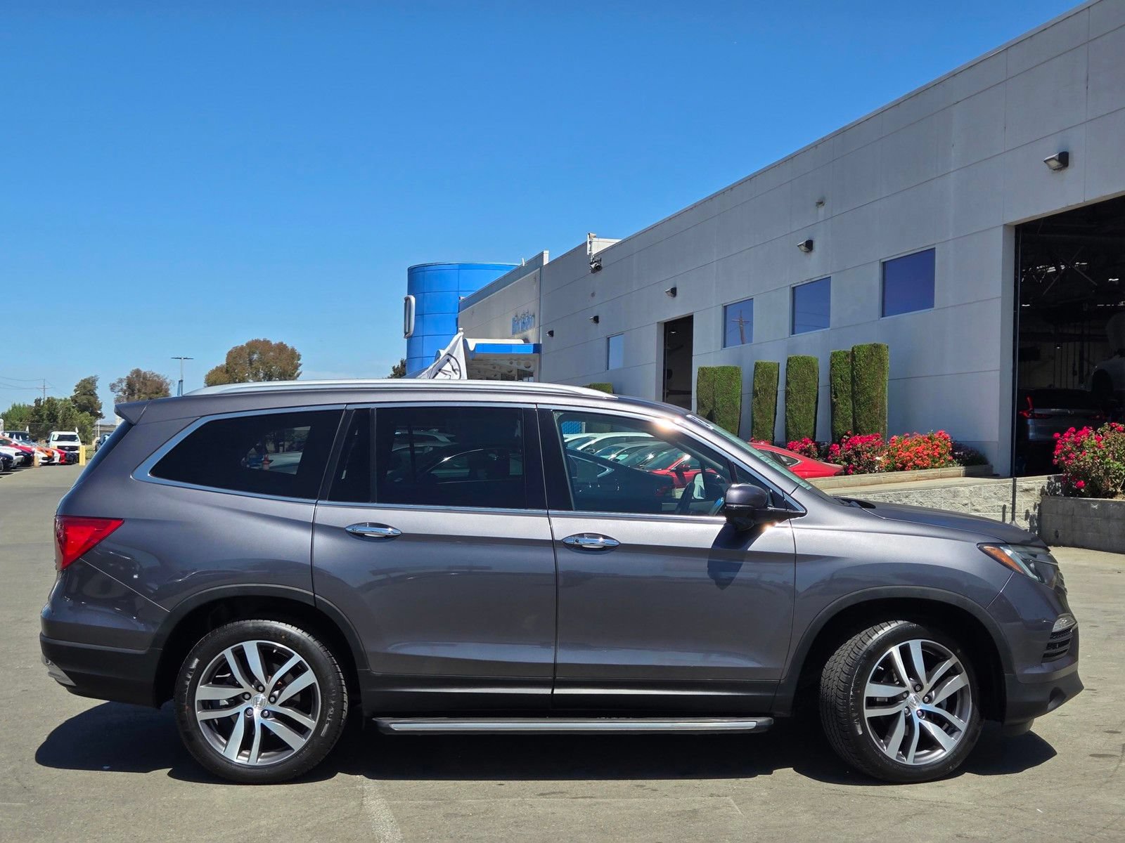Used 2018 Honda Pilot Touring image 8