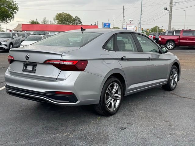 Used 2024 Volkswagen Jetta SE FWD image 5