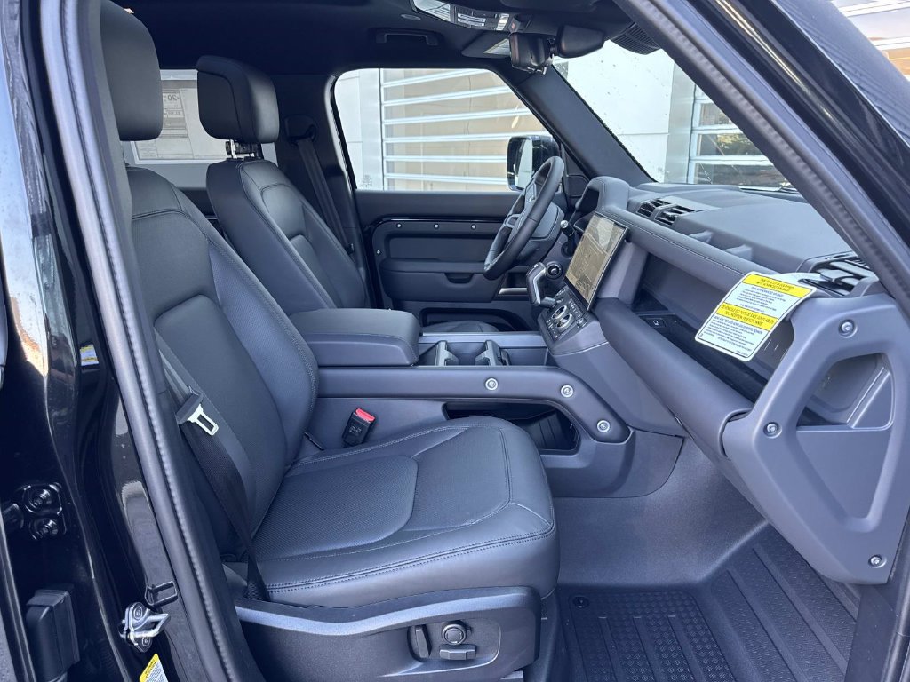 New 2026 Land Rover Defender 110 X-Dynamic SE AWD/4WD image 8