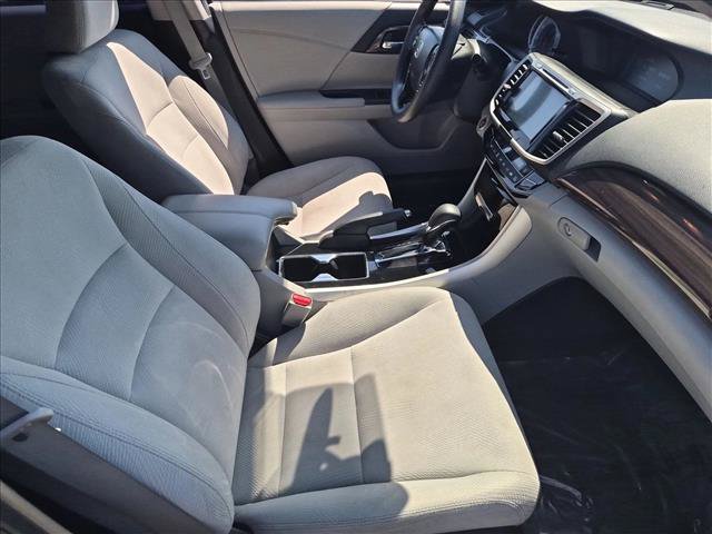 Used 2017 Honda Accord EX image 20