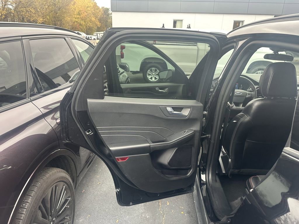 Used 2023 Ford Escape ST-Line image 11