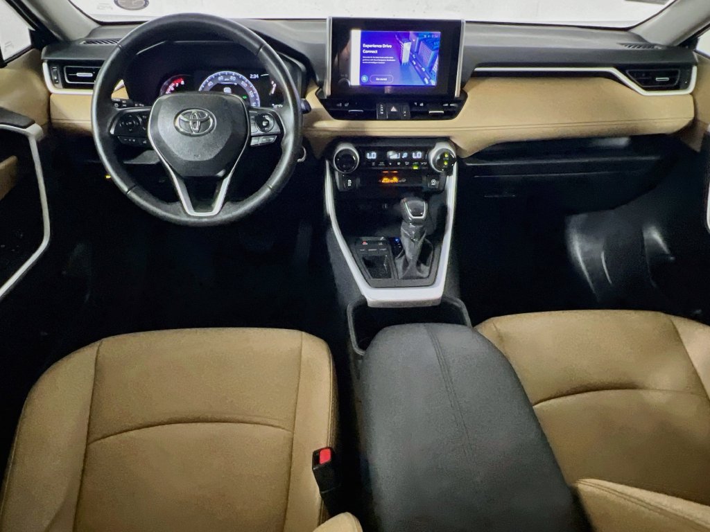 Used 2025 Toyota RAV4 XLE Premium FWD image 26