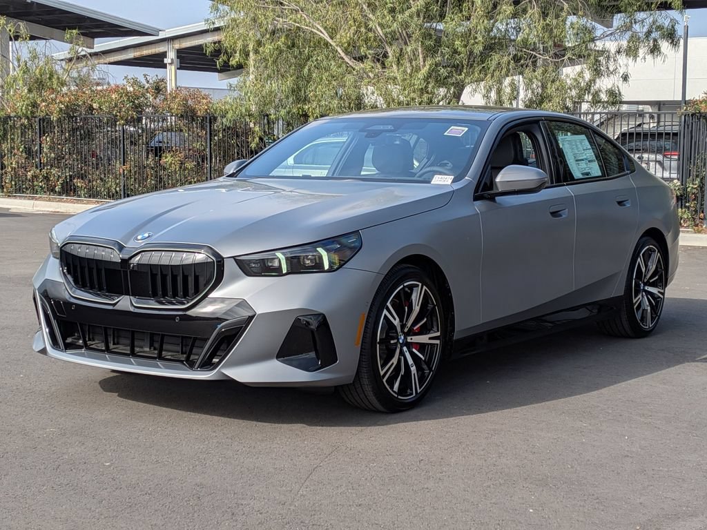 New 2026 BMW 540i xDrive w/ Executive Package AWD/4WD image 2