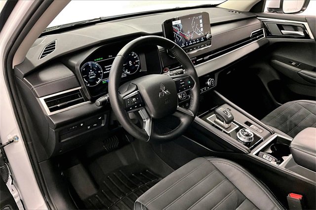 Used 2023 Mitsubishi Outlander Ralliart image 12