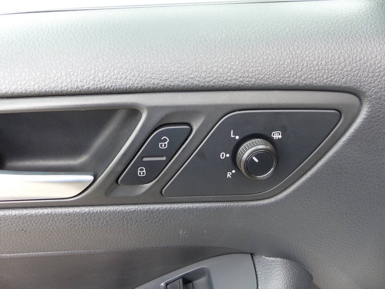 Used 2015 Volkswagen Jetta Sport FWD image 21