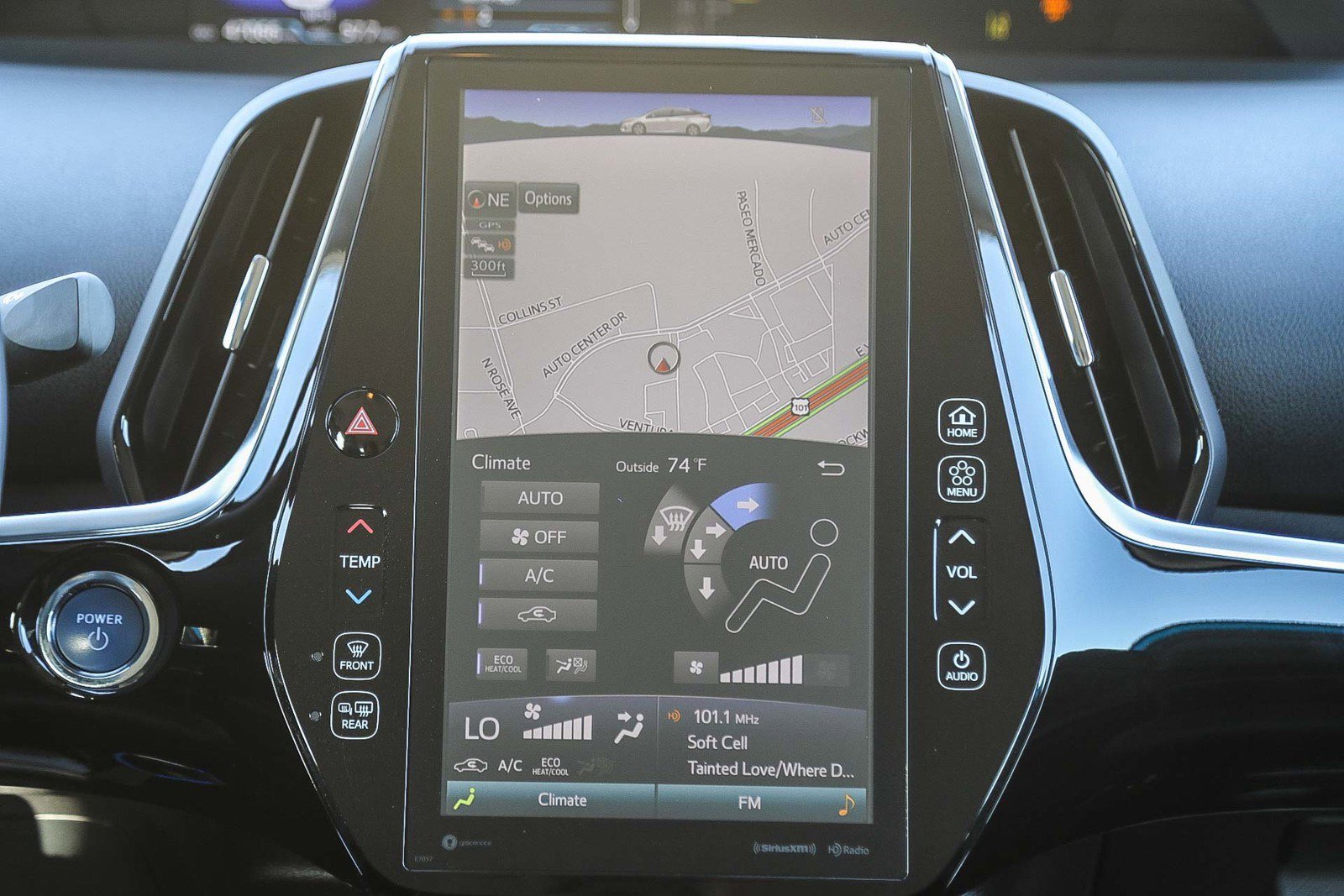 Used 2022 Toyota Prius Prime XLE image 14