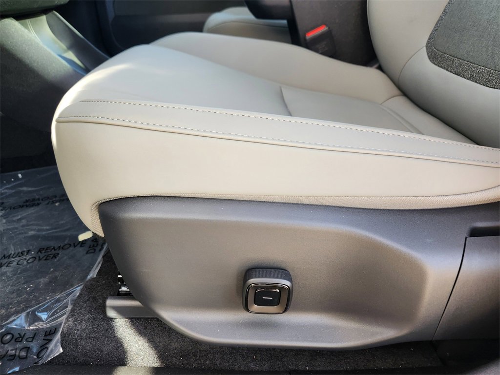 New 2025 Volvo EX30 Plus w/ Protection Package Premier image 14