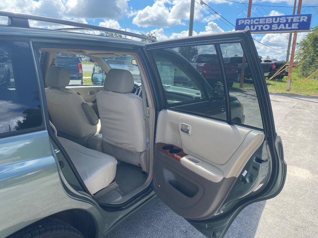 Used 2005 Toyota Highlander Limited w/ Leather Trim Pkg AWD/4WD image 19