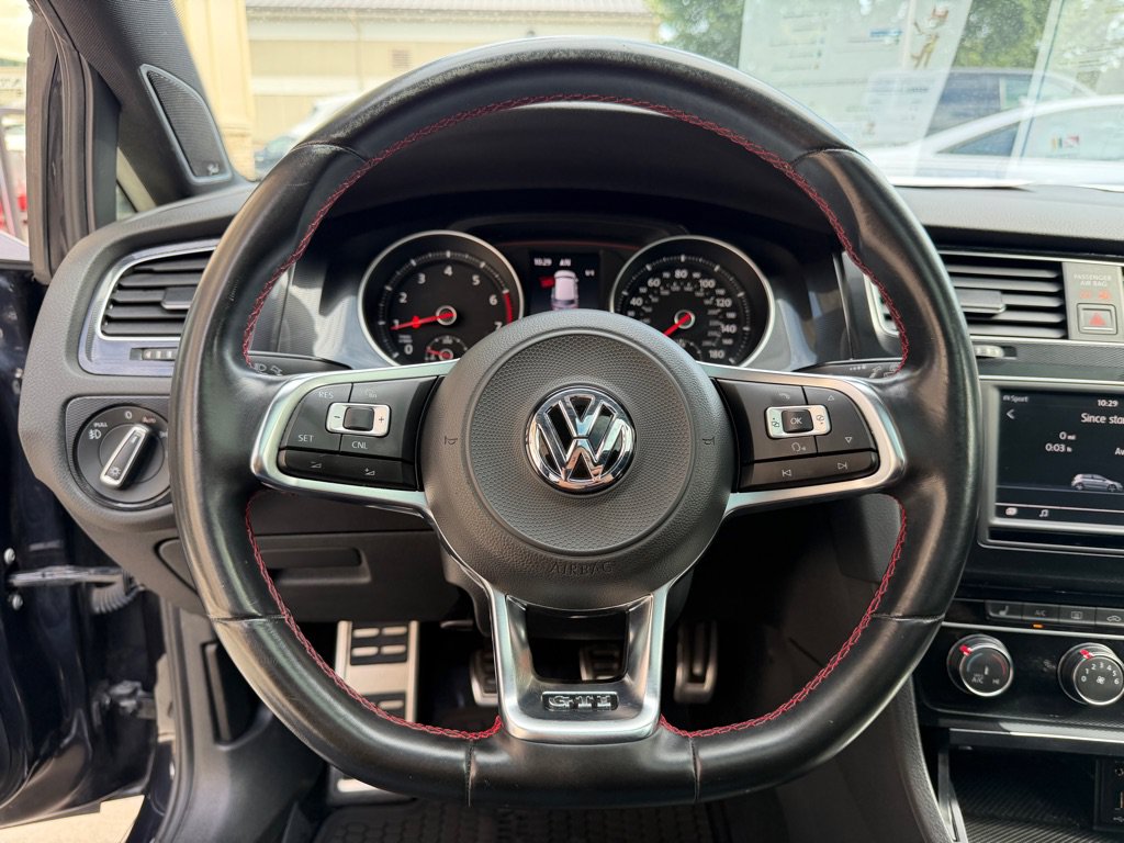 Used 2017 Volkswagen GTI SE FWD image 24