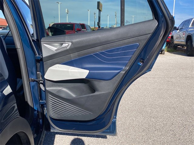 Used 2023 Volkswagen ID.4 Pro S image 12