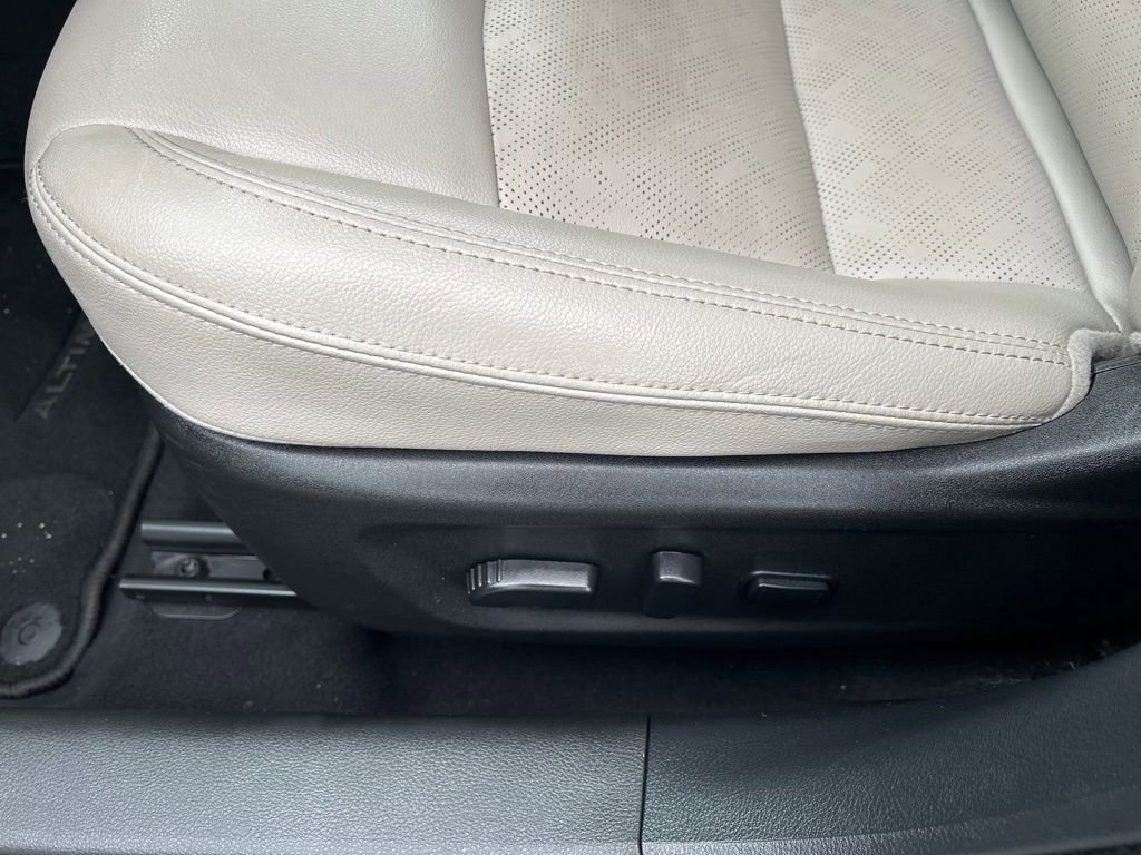 Certified 2025 Nissan Altima 2.5 SL FWD image 22