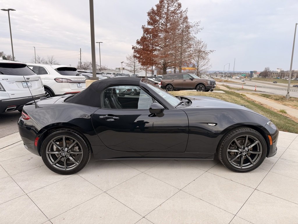 Used 2016 MAZDA MX-5 Miata Grand Touring image 8