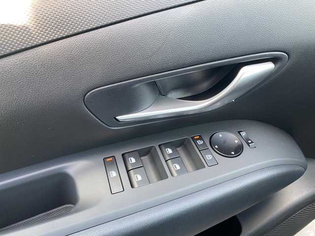 New 2025 Hyundai Tucson SE image 12