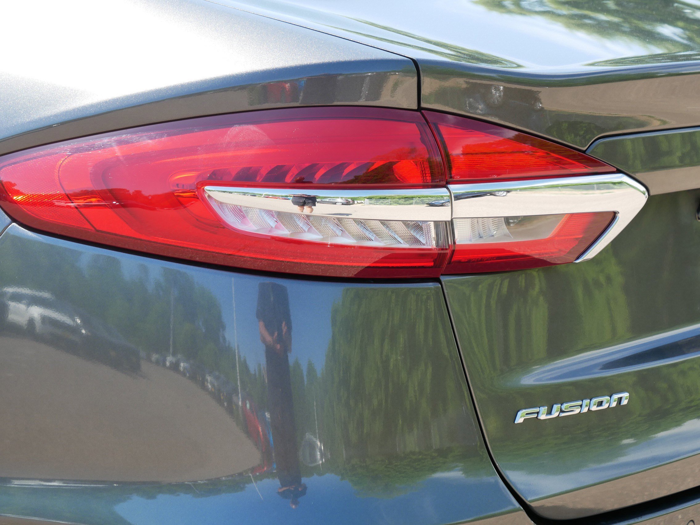 Used 2019 Ford Fusion SE FWD image 17