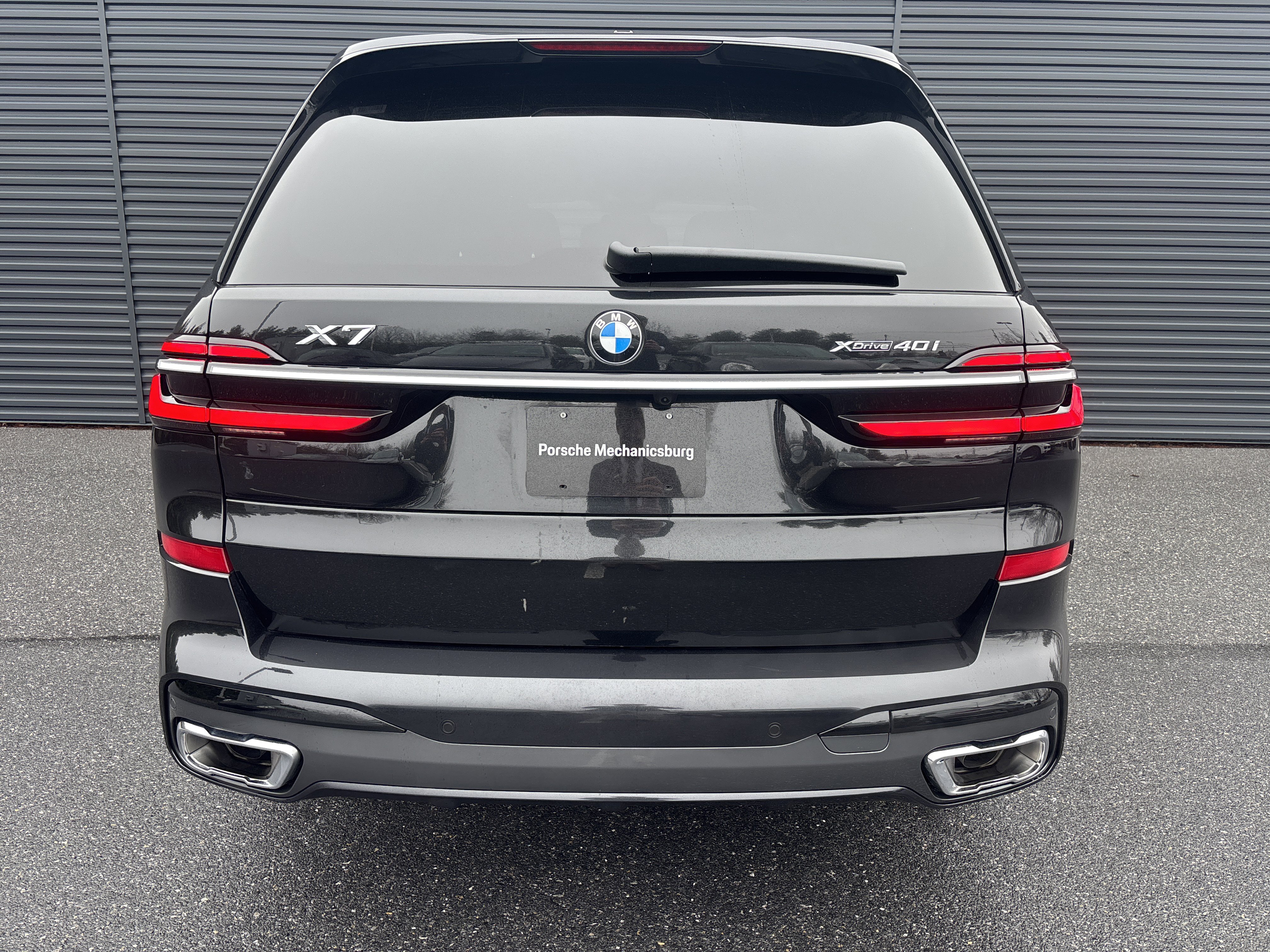 Used 2026 BMW X7 xDrive40i w/ M Sport Package image 4