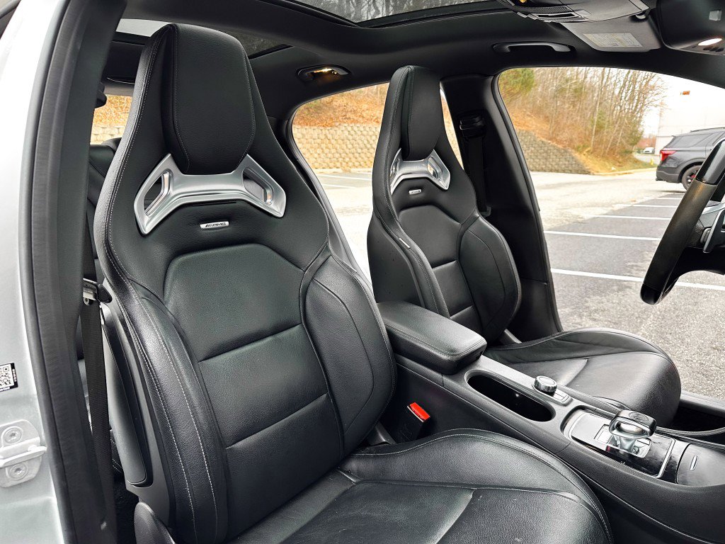 Used 2015 Mercedes-Benz GLA 45 AMG 4MATIC w/ Driver Assistance Package image 33