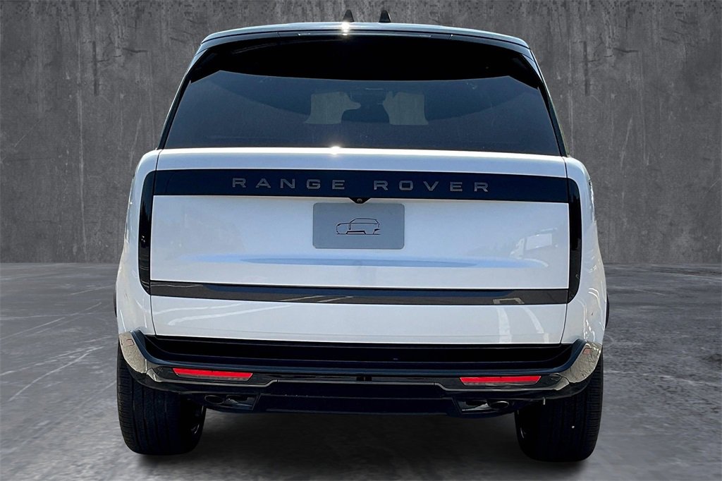 New 2025 Land Rover Range Rover SE image 4