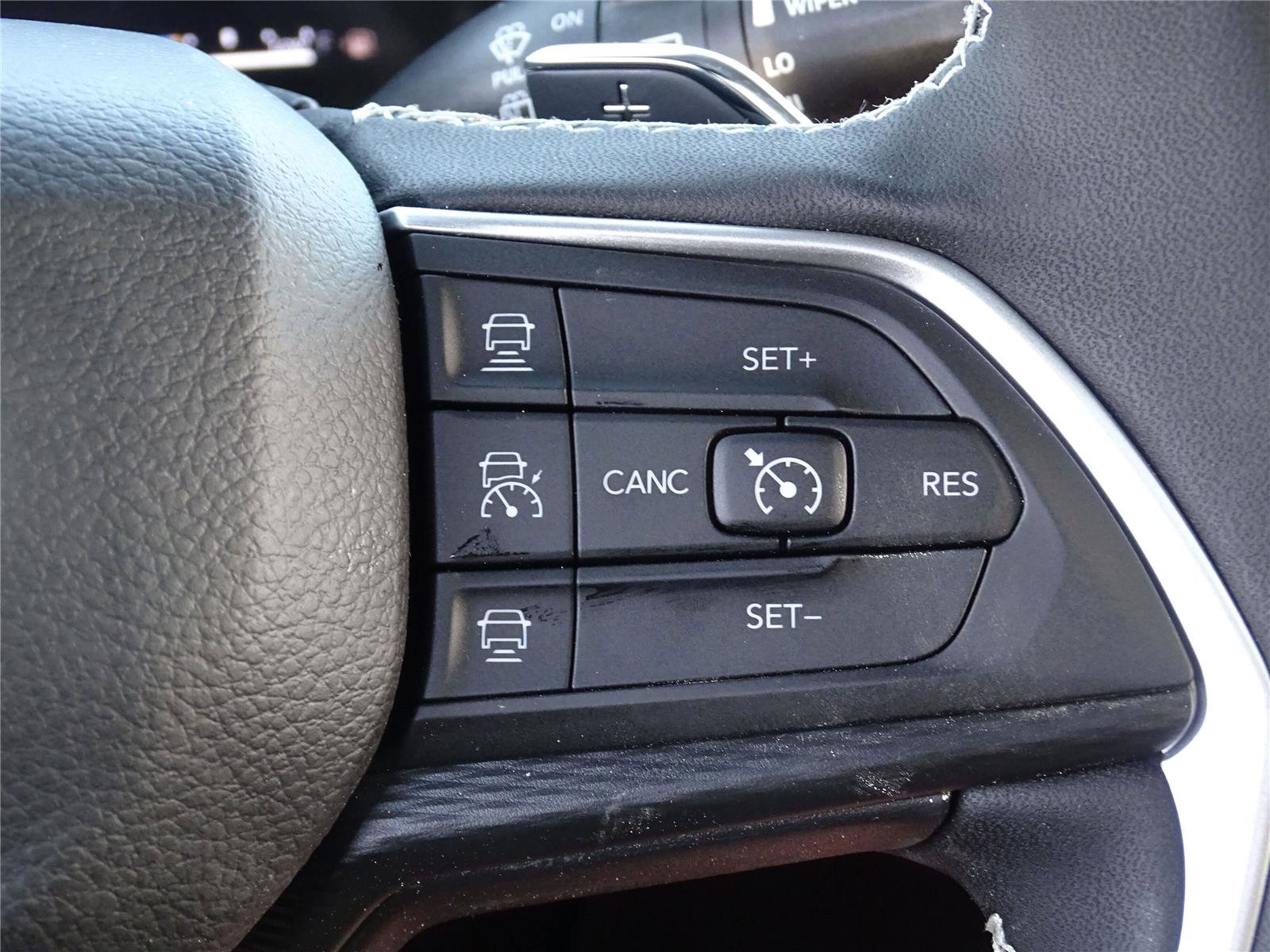 Used 2025 Jeep Grand Cherokee L Altitude image 32