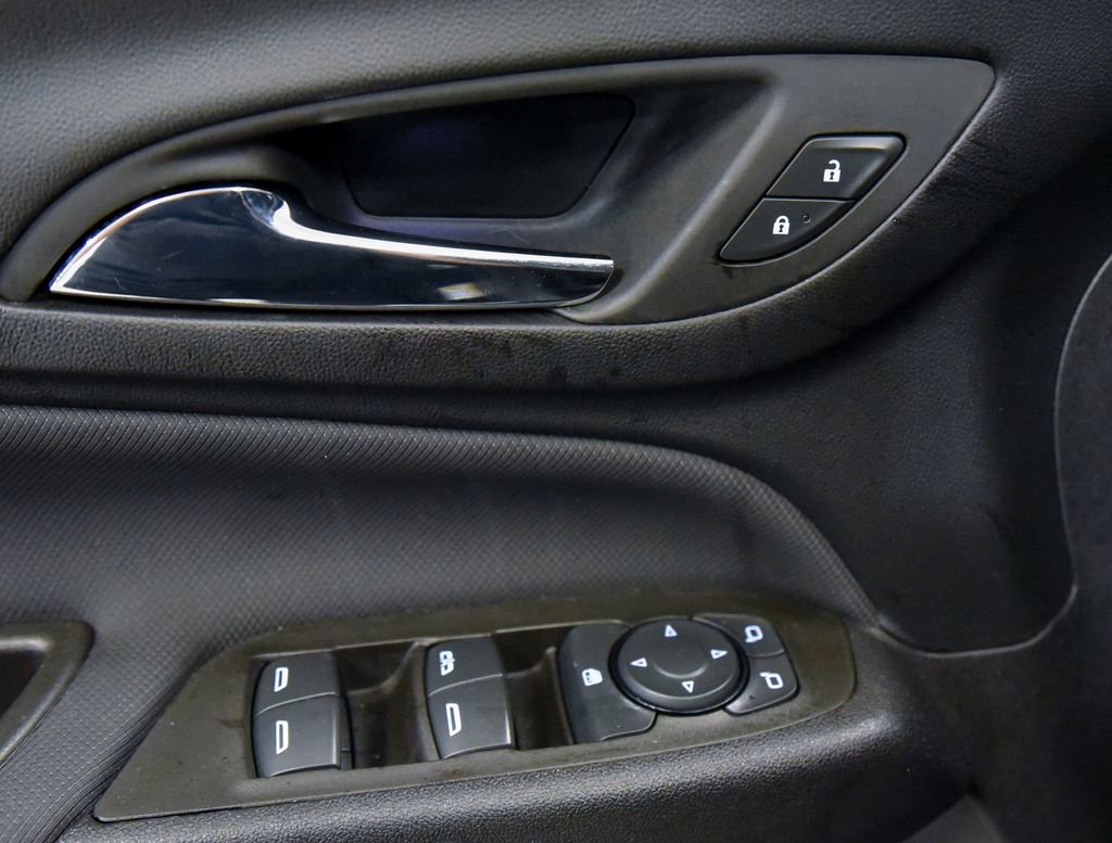 Used 2024 Chevrolet Equinox RS w/ RS Leather Package FWD image 18