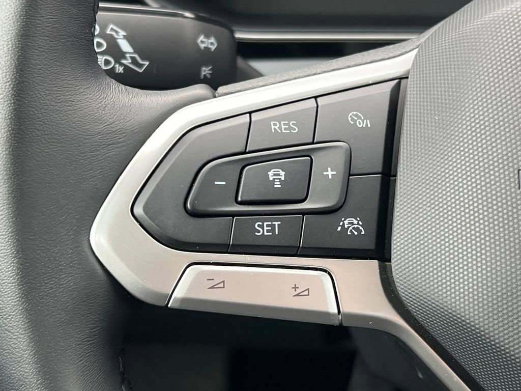 Used 2025 Volkswagen Jetta SEL image 21