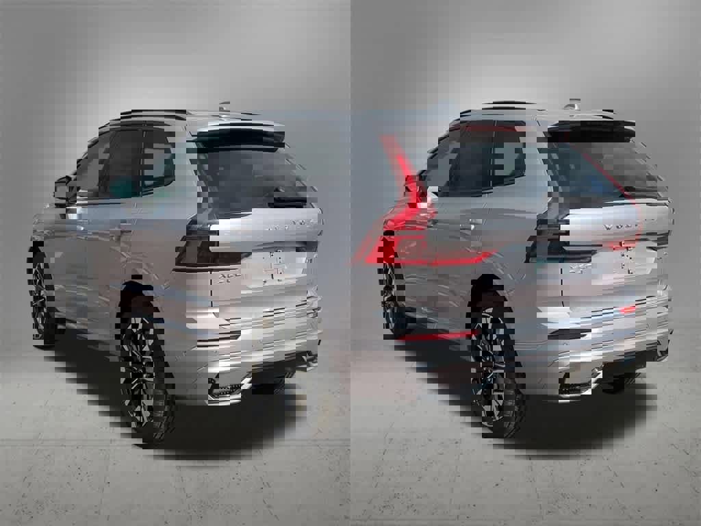 Used 2026 Volvo XC60 B5 Plus w/ Protection Package Premier image 4