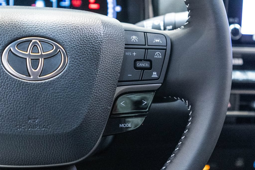 Used 2026 Toyota Camry SE w/ Convenience Package FWD image 19
