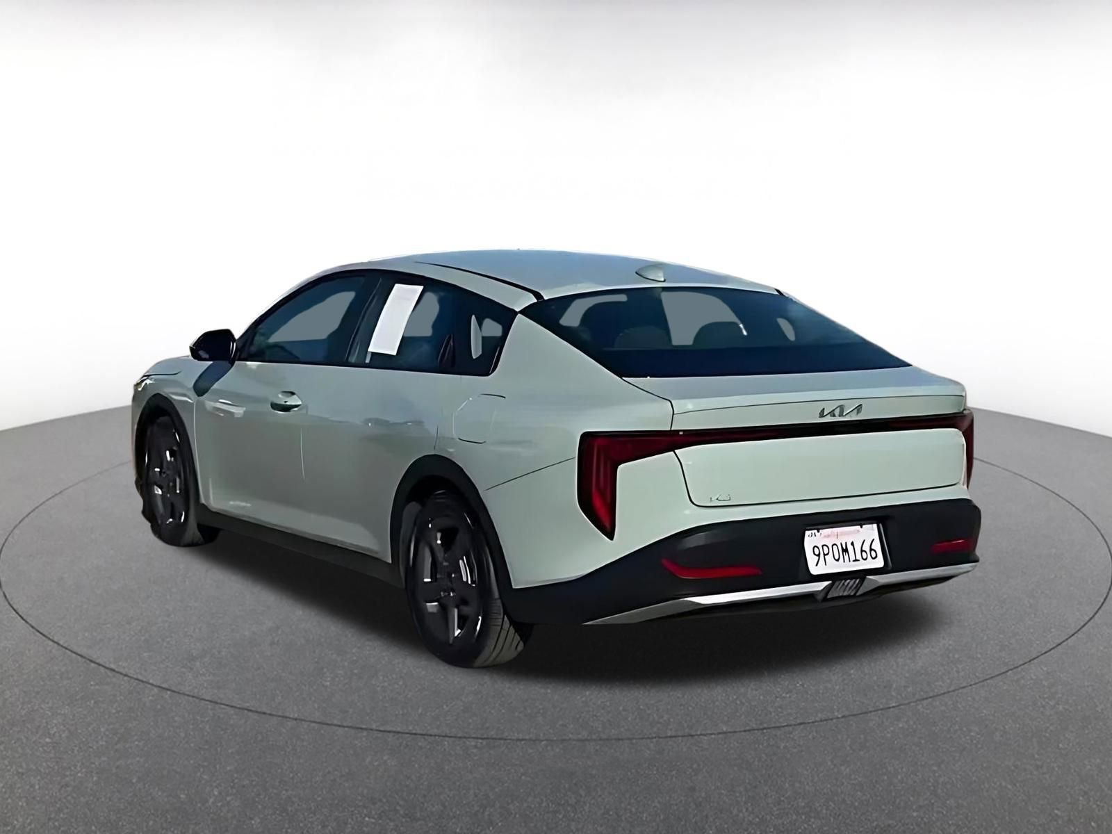 Used 2025 Kia K4 LXS image 11