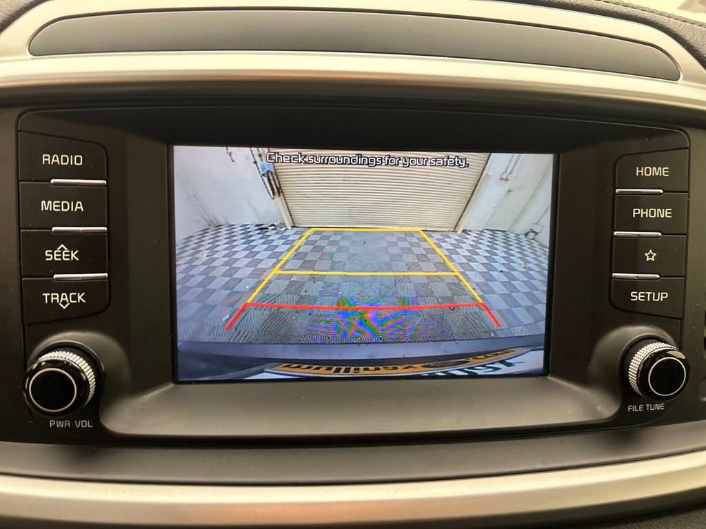 Used 2020 Kia Sorento LX image 37
