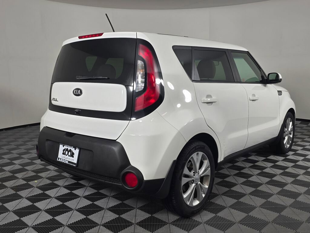Used 2015 Kia Soul + image 4